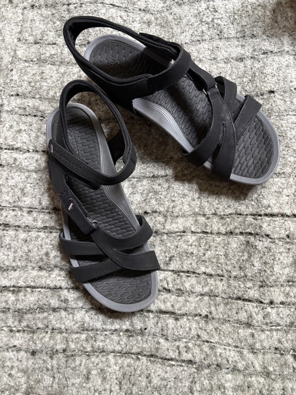 Women’s Black Comfort Strap Sandals - baretraps